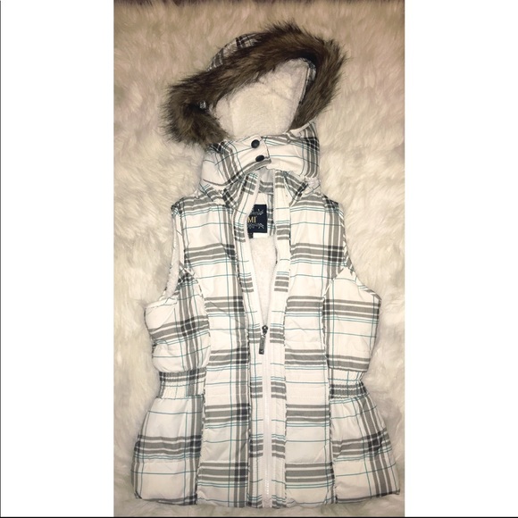 Jackets & Blazers - White vest! VERY GOOD CONDITION!